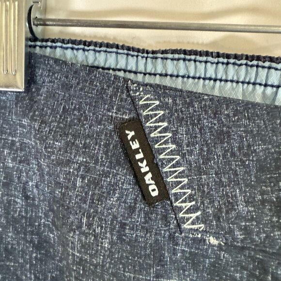 Oakley Swim Trunks Men's Medium Blue Striped Drawstring Pocket Hook Eye - Picture 4 of 8